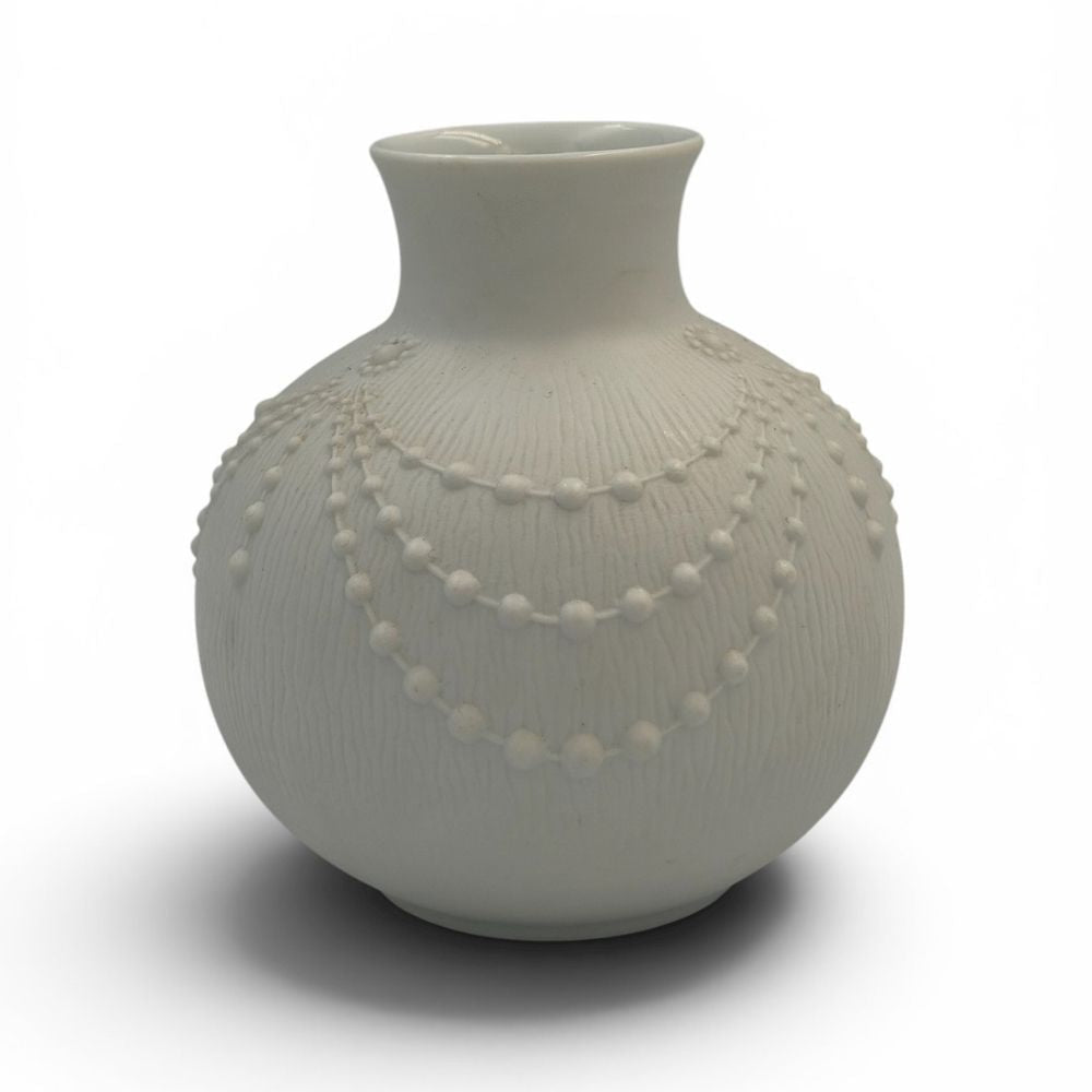 German Retsch & Co., Wunsiedel vase with raised scrolls and lattice pattern c.1950-70s - approx. H15 X 15cm - Florrie