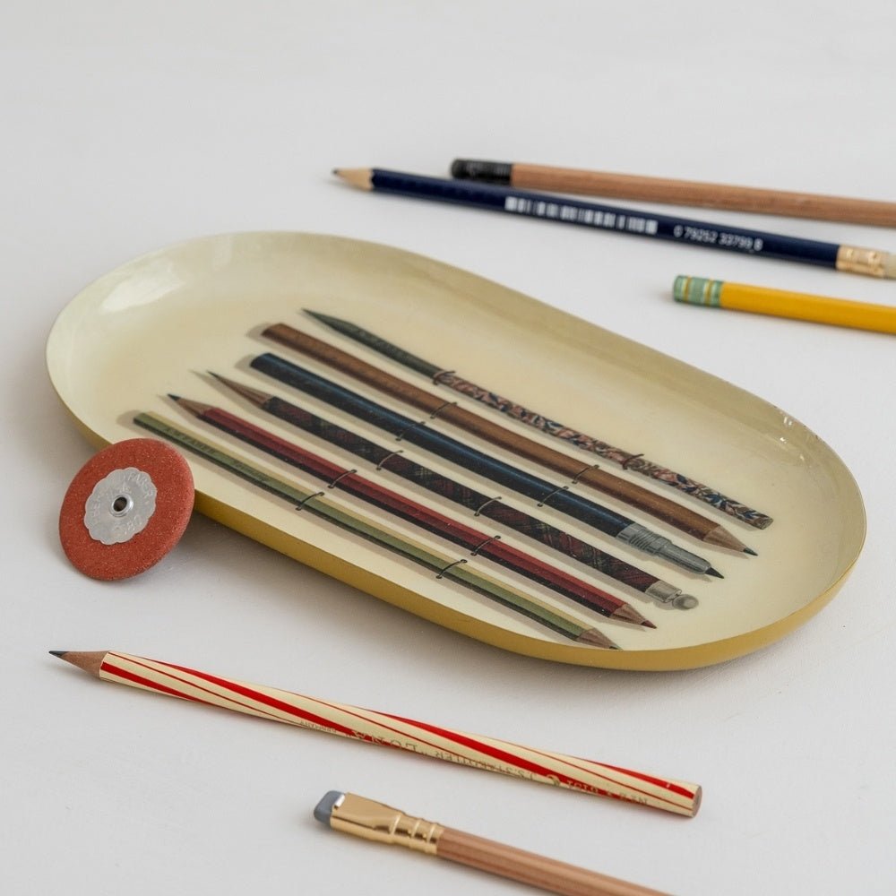 Oval enamel tray — Vintage Pencils - Florrie