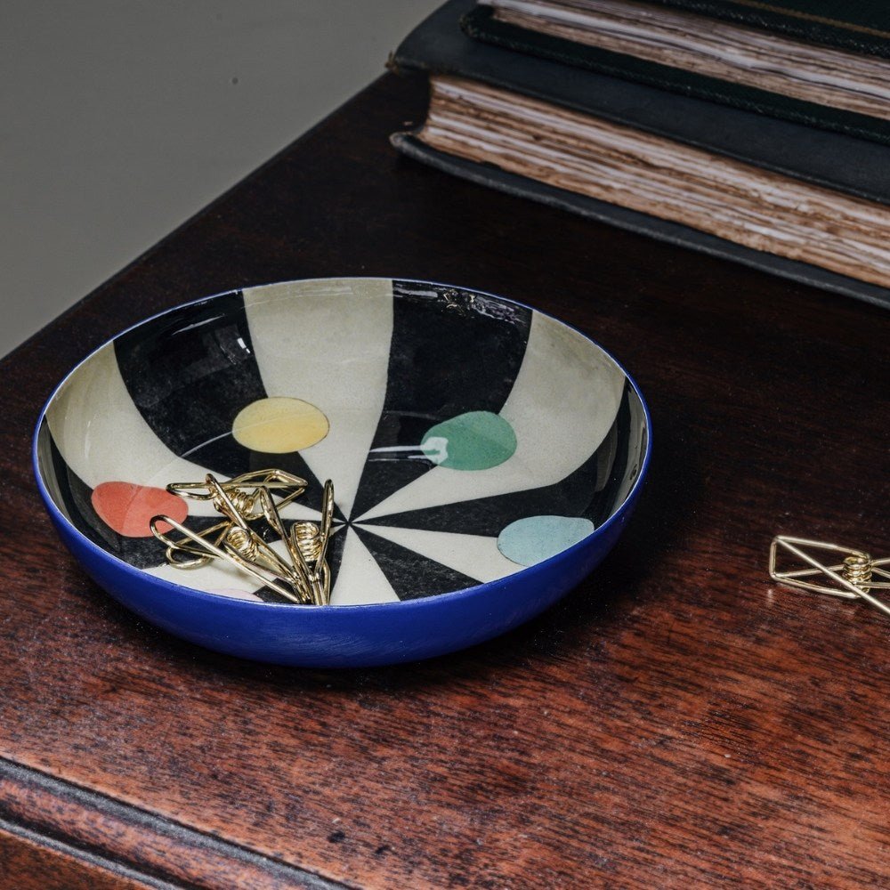 Round enamel tray — Benson's Colour Hexagon - Florrie