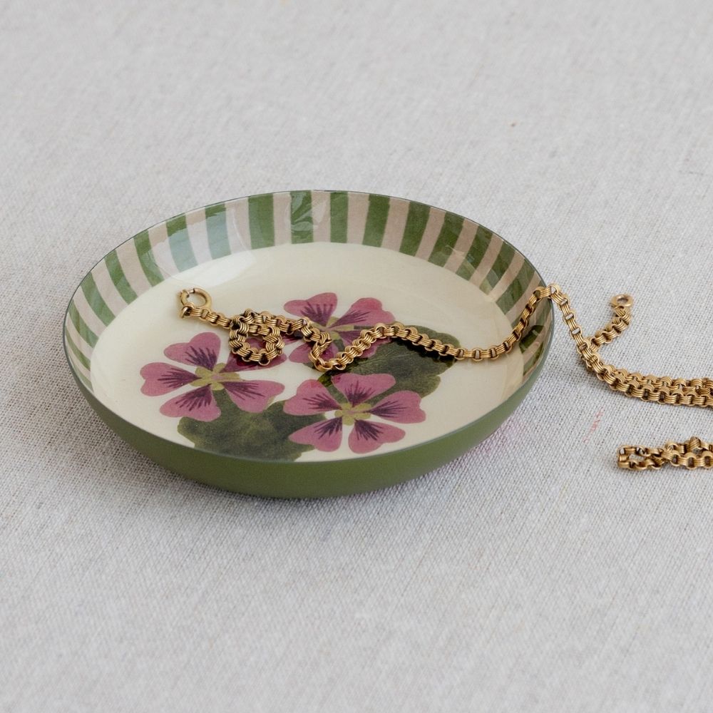 Round enamel tray — Geranium - Florrie