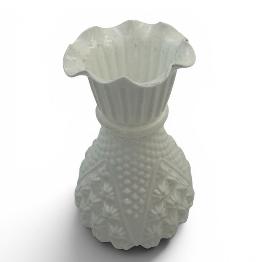 White opaline vase - H16 X W10cm - Florrie